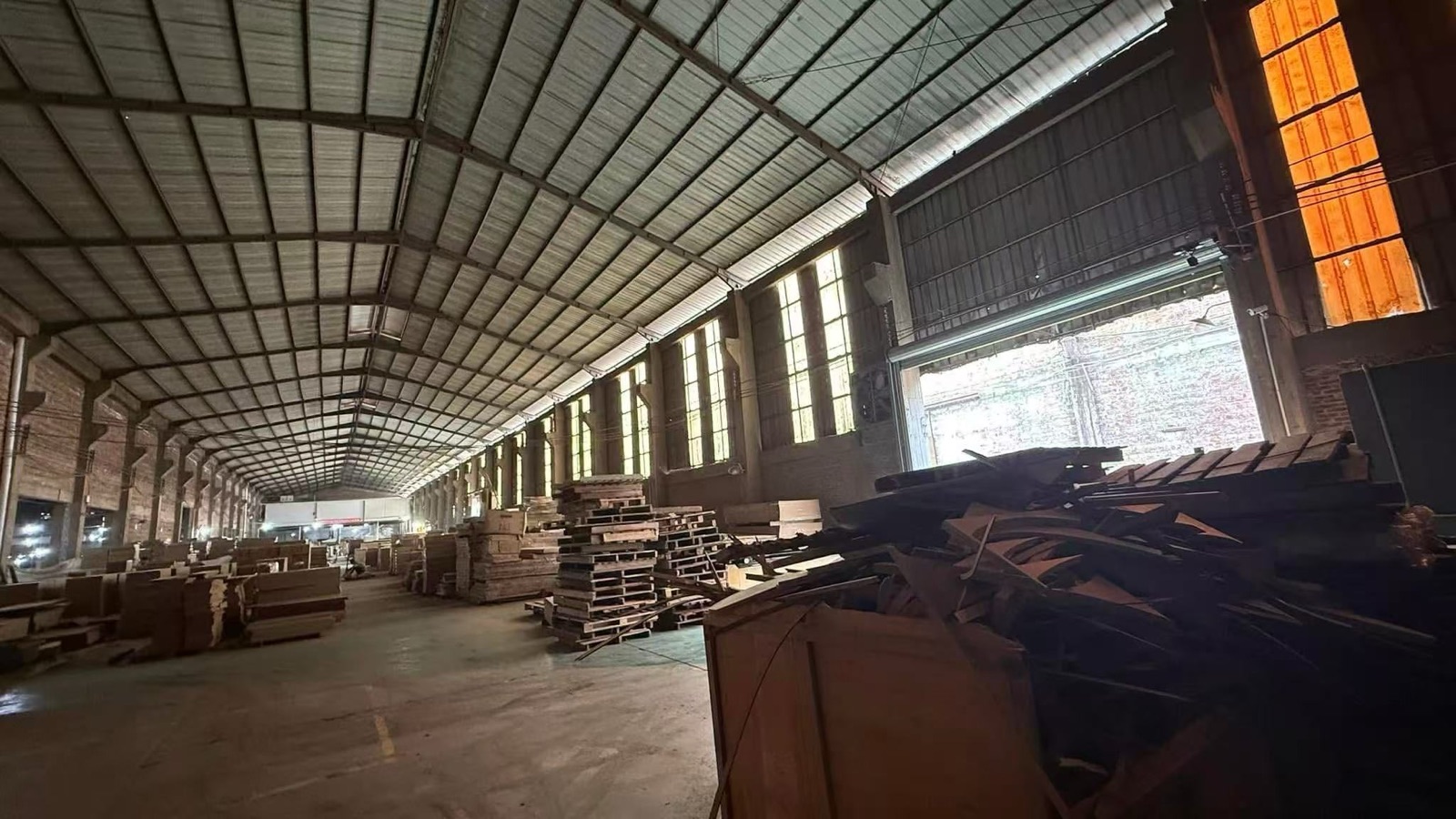 Mebel Kantor BG Tembus 100+ Produk