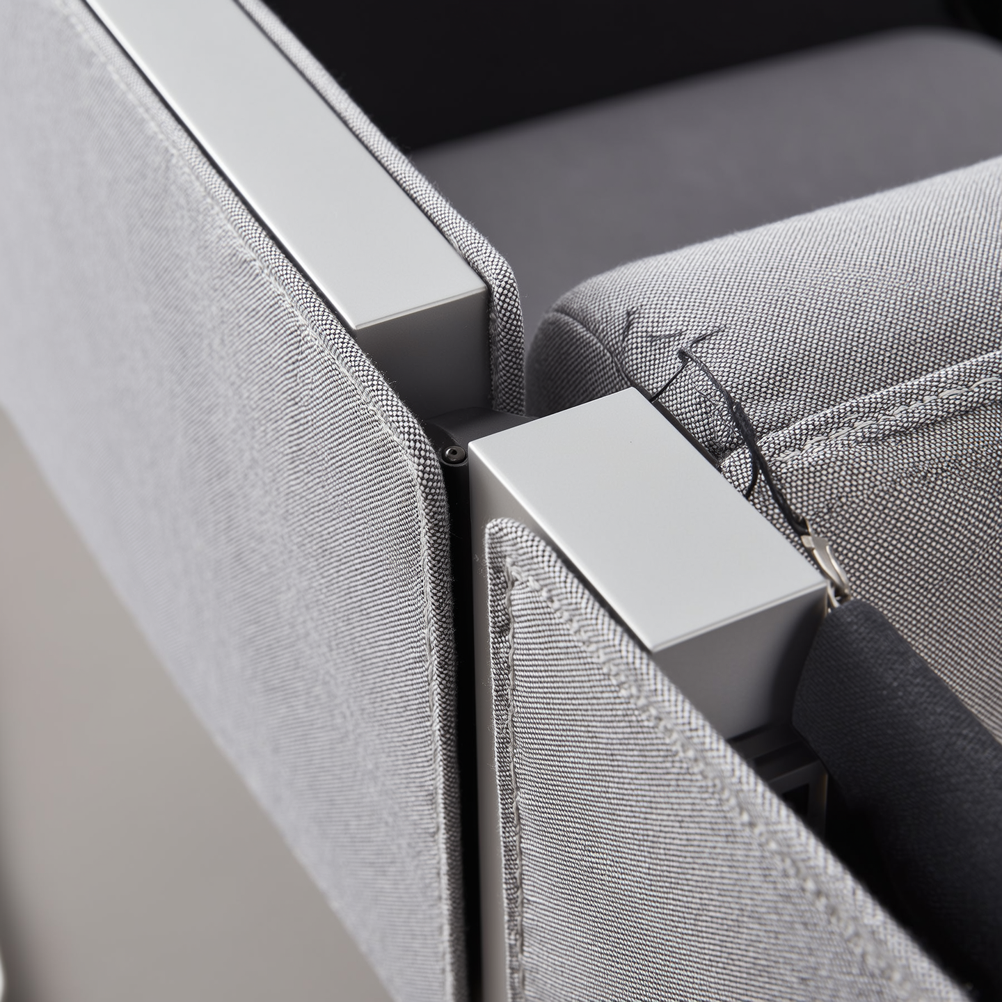 4-Seat Office Workstation — feature detail 1