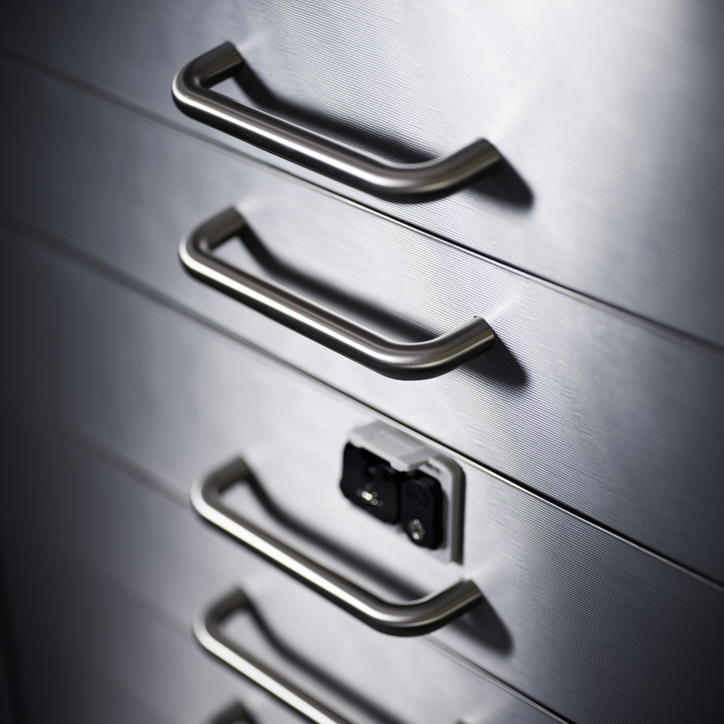 4-Door Filing Cabinet — feature detail 1