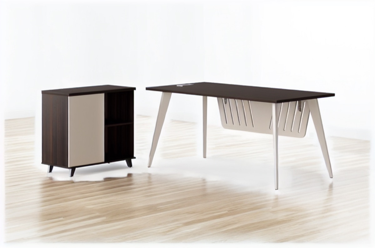 Meja Manajer Kantor 1600 mm — situasi kantor