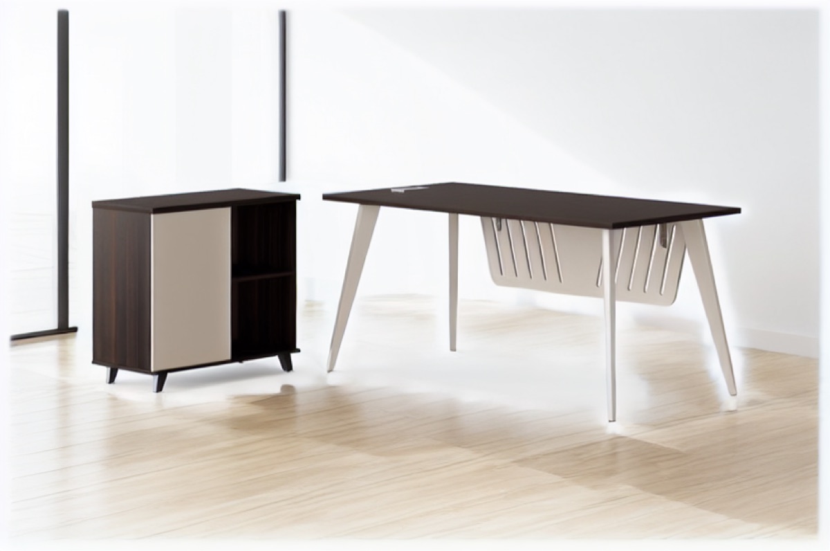 Meja Manajer Kantor 1600 mm — situasi kantor
