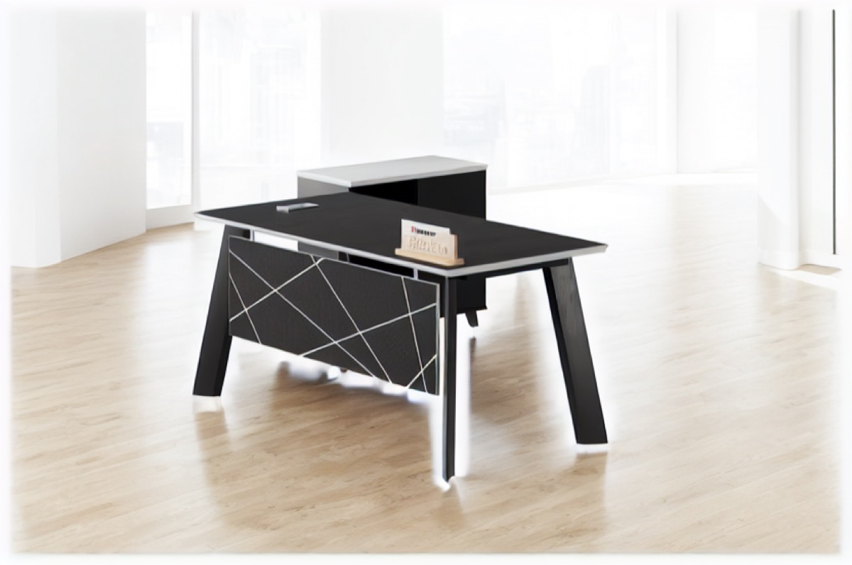 Meja Direktur L-Shape Hitam + Side Cabinet — situasi kantor