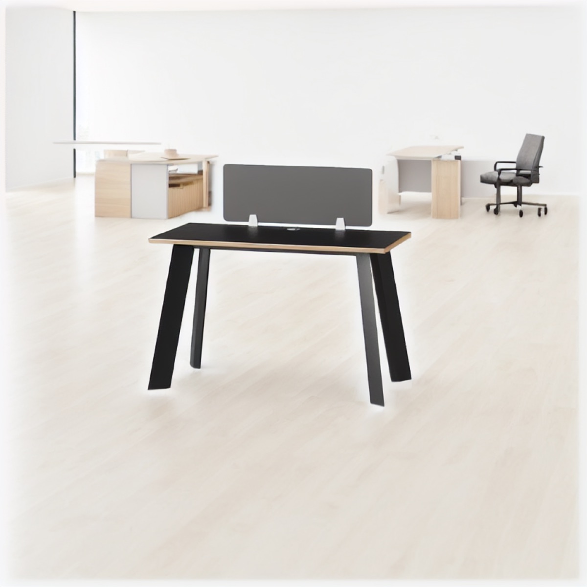 Meja Staf Kantor Hitam — situasi kantor