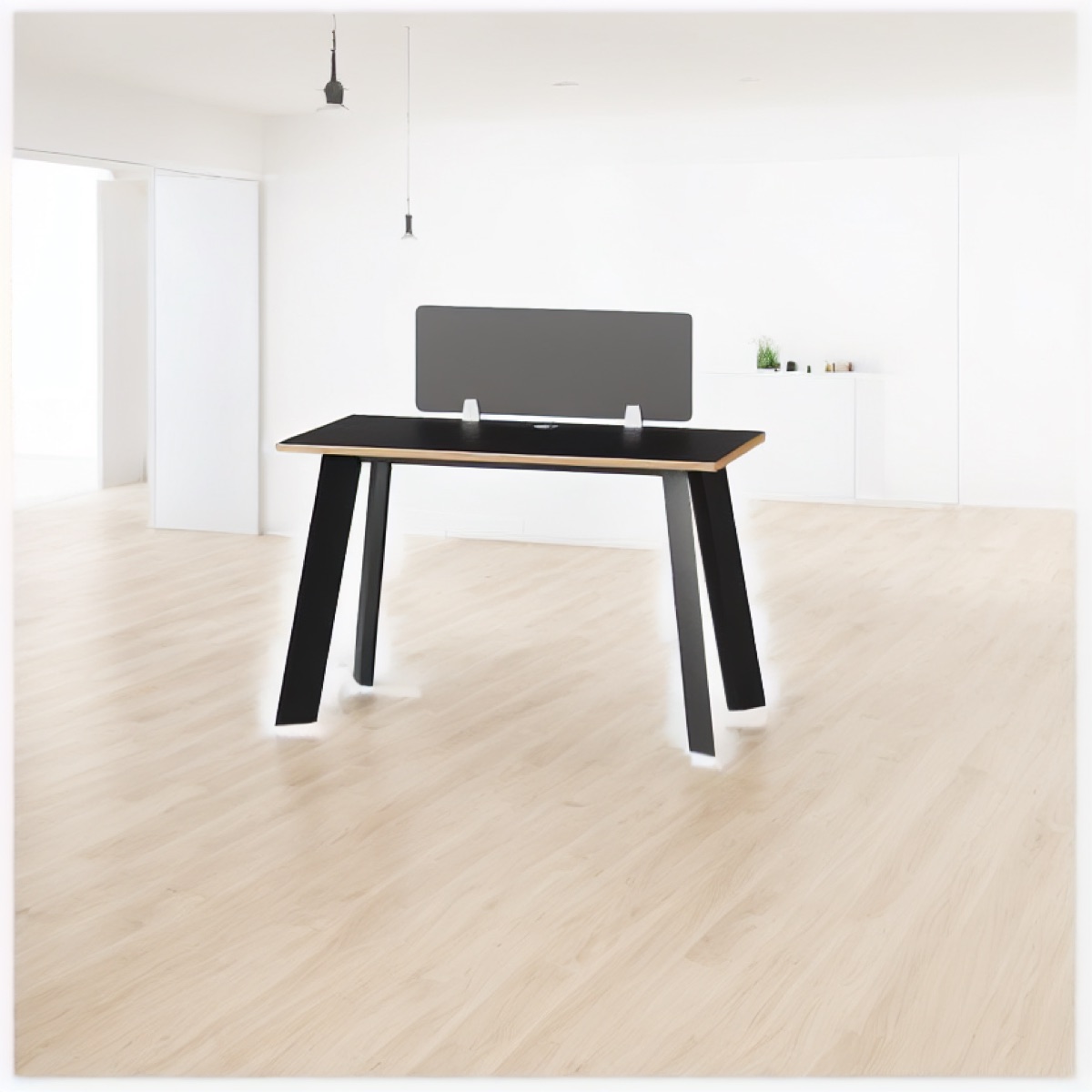 Meja Staf Kantor Hitam — situasi kantor