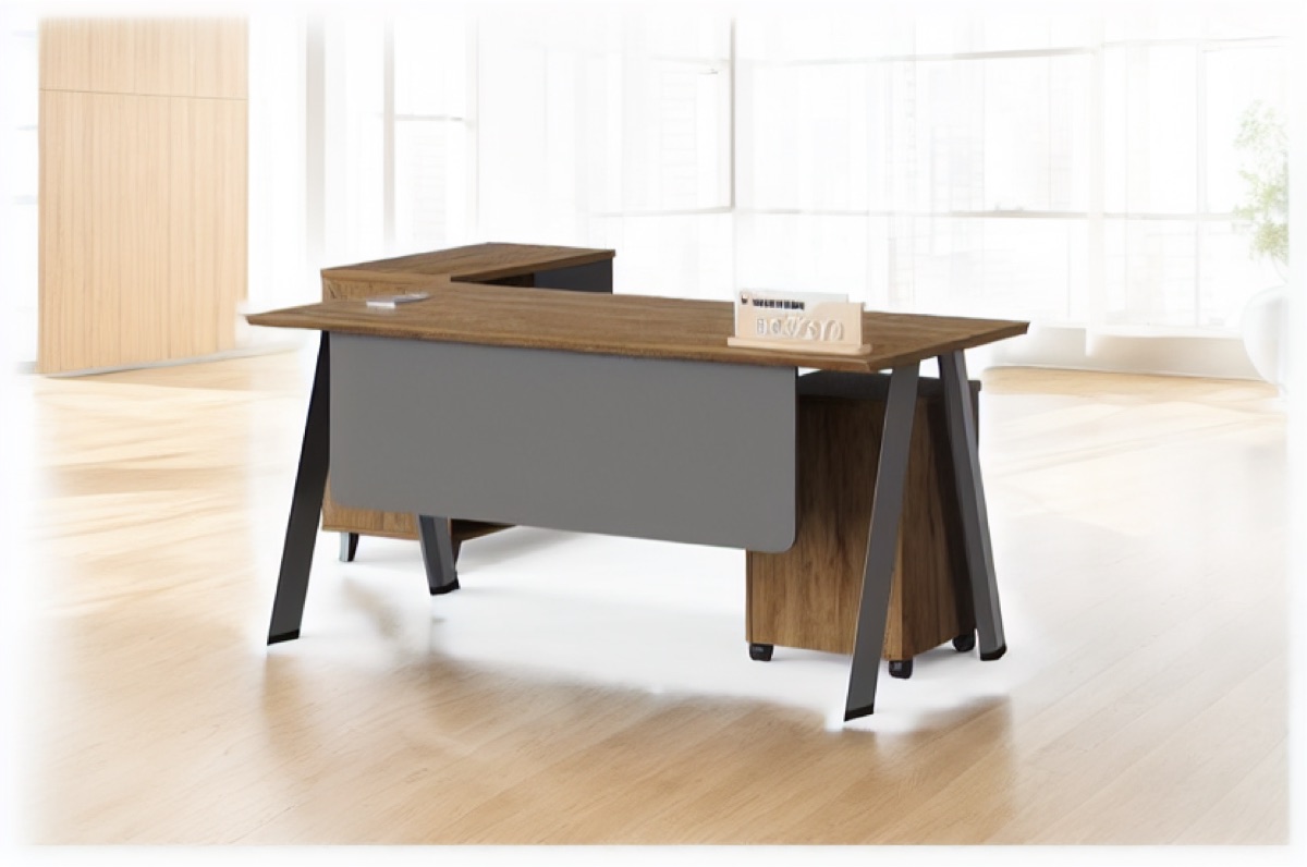 Meja Manajer L-Shape + Side Cabinet — situasi kantor