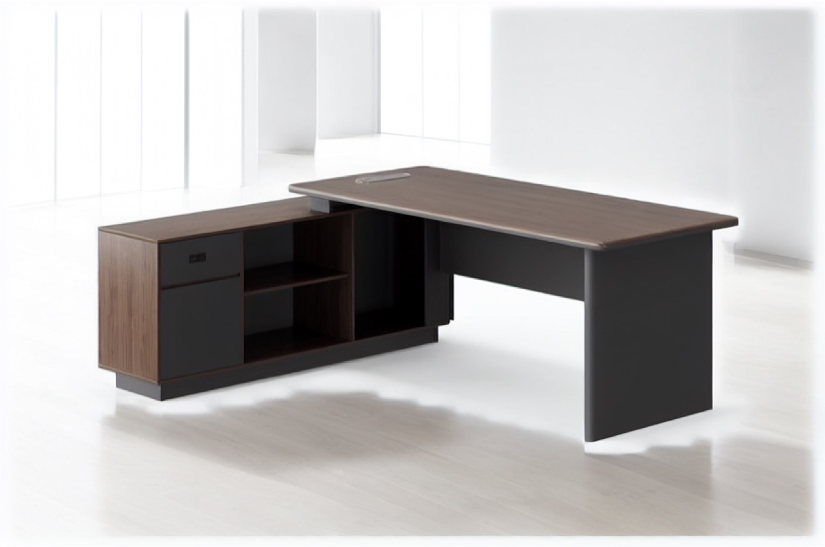 Meja Direktur L-Shape Panel Daya & Laci — situasi kantor