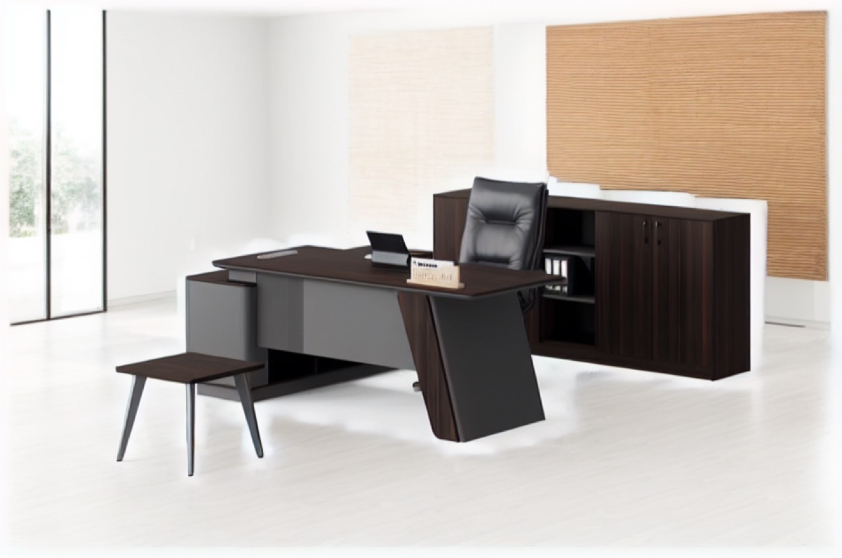 Meja Direktur L-Shape + Kabinet Laci — situasi kantor