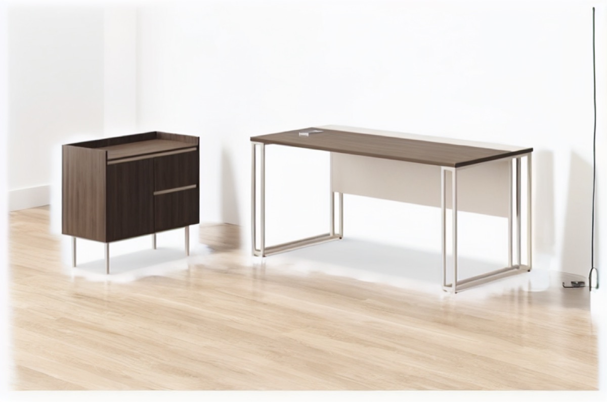 Meja Direktur Lurus + Kabinet Dua Pintu — situasi kantor