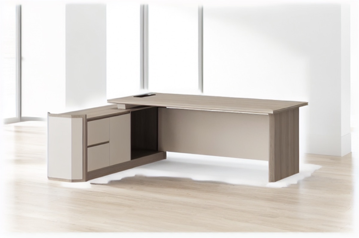 Meja Direktur L-Shape Oak Natural Kaki Panel — situasi kantor