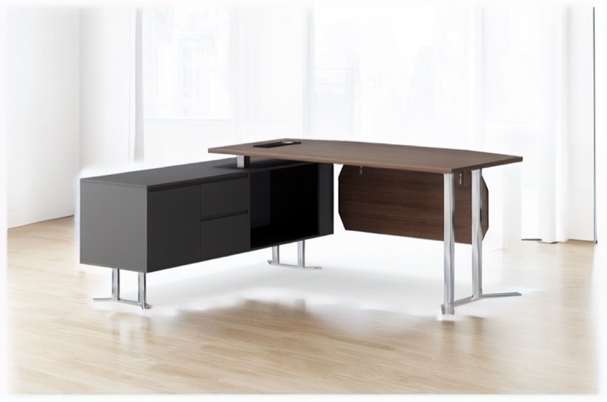 Meja Direktur L-Shape Walnut Dua Warna + Kabinet — situasi kantor