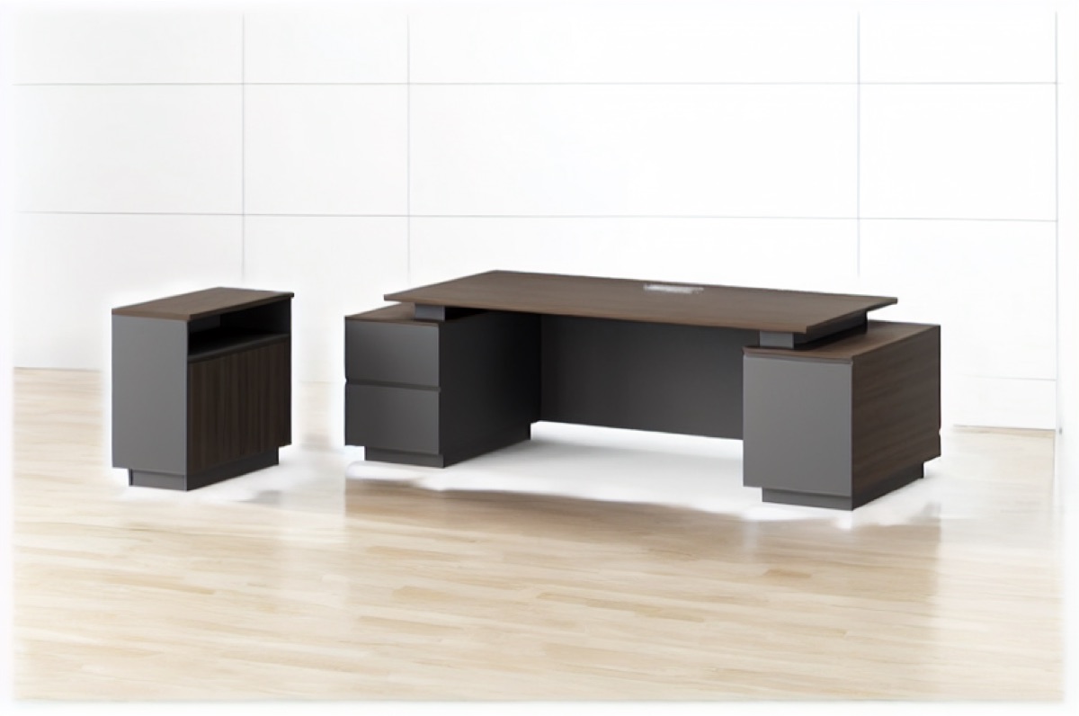 Meja Direktur L-Shape G28 Panel Abu Geometris — situasi kantor