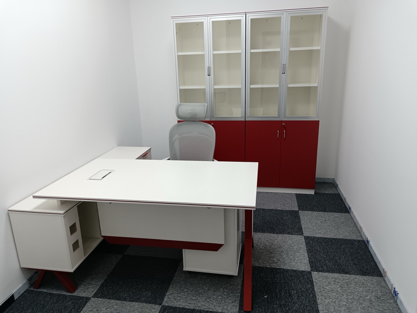 Instalasi meja kantor BG di proyek Huizhou